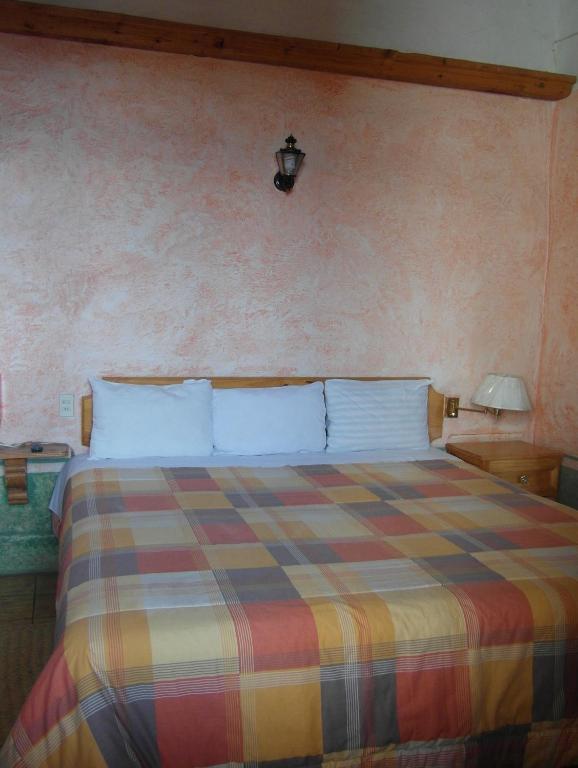 Hotel Concordia Пацкуаро Номер фото